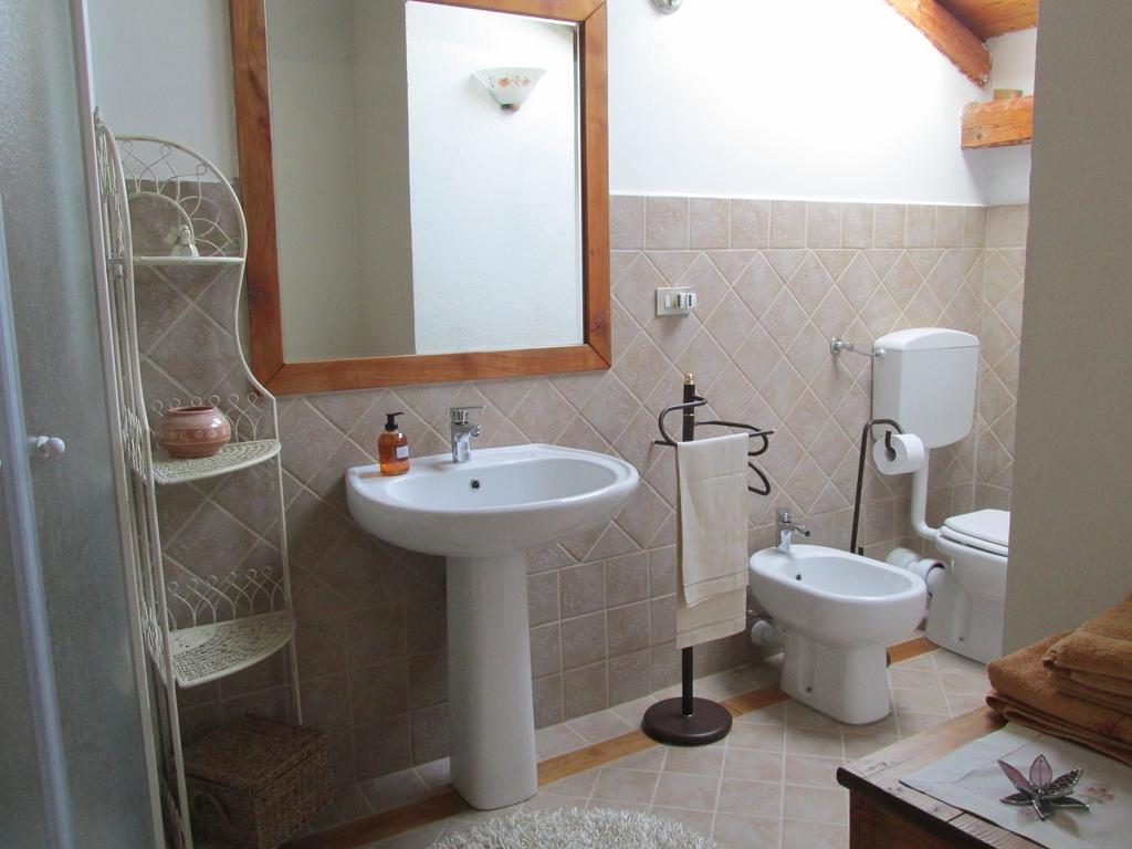 Agriturismo Arcobaleno Aramengo Phòng bức ảnh