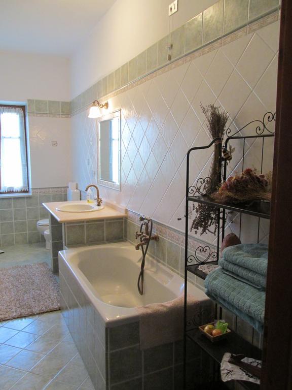Agriturismo Arcobaleno Aramengo Phòng bức ảnh